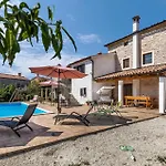 Casa vacanze Two-bedroom In Svetvinčenat